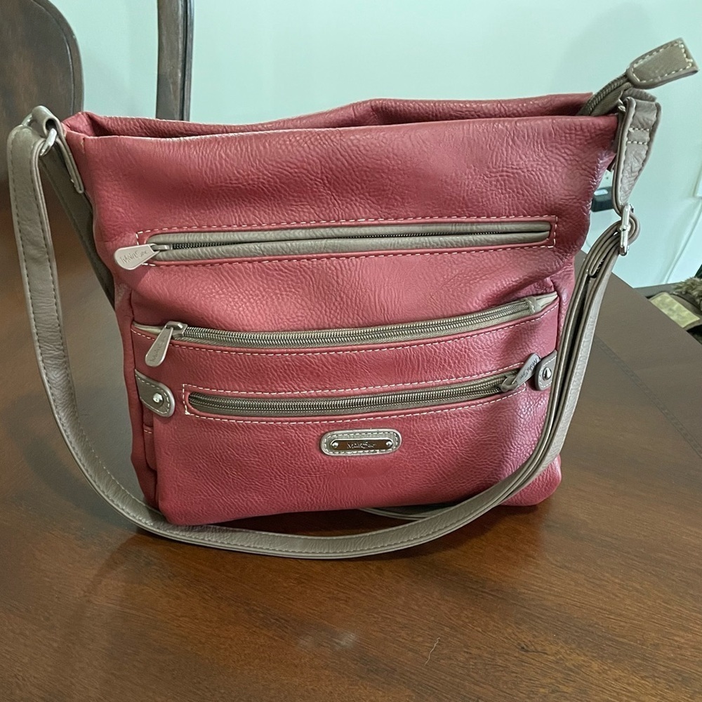Multi sac Lorraine women’s cross body bag, vegan leather , multiple compartments